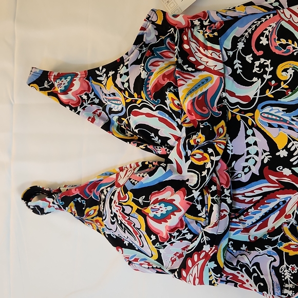 Super Cute Tankini Top - Picture 3 of 7